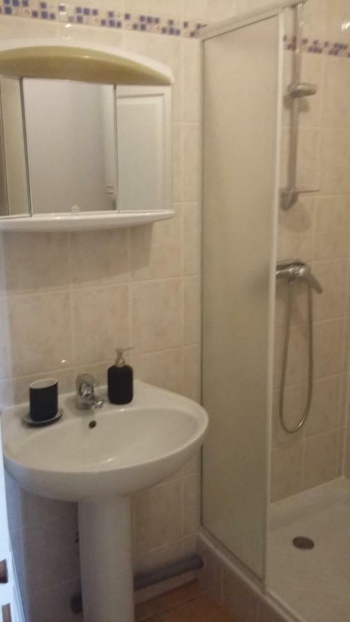 Appartement Dans Propriete Calme En Pleine Nature Charbonnières-les-Bains المظهر الخارجي الصورة