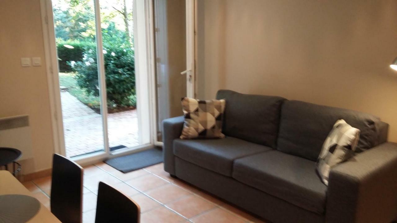 Appartement Dans Propriete Calme En Pleine Nature Charbonnières-les-Bains المظهر الخارجي الصورة
